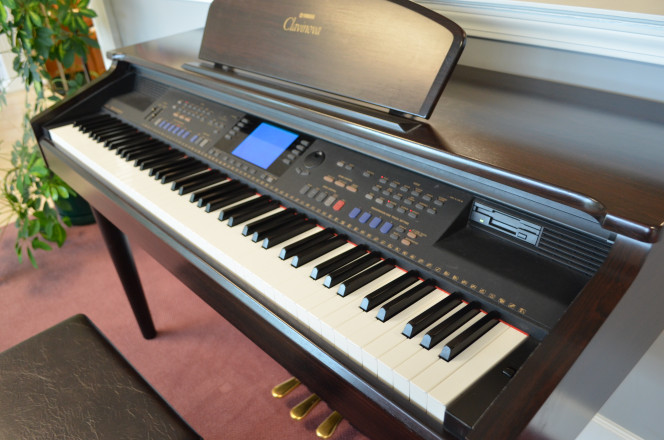 Yamaha CVP105 Clavinova digital piano - Upright - Console Pianos